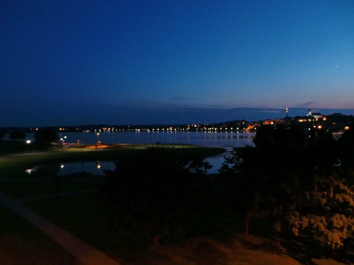 Cozy Apartment With A Wonderful Lake View Telšiai 外观 照片